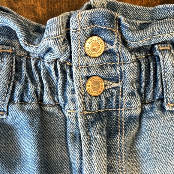 Hollister paper bag mom shorts. - Picture 4 of 6